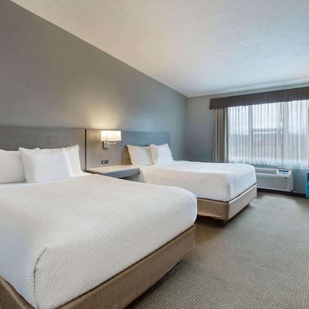 Days Inn & Suites By Wyndham Moncton Exteriér fotografie