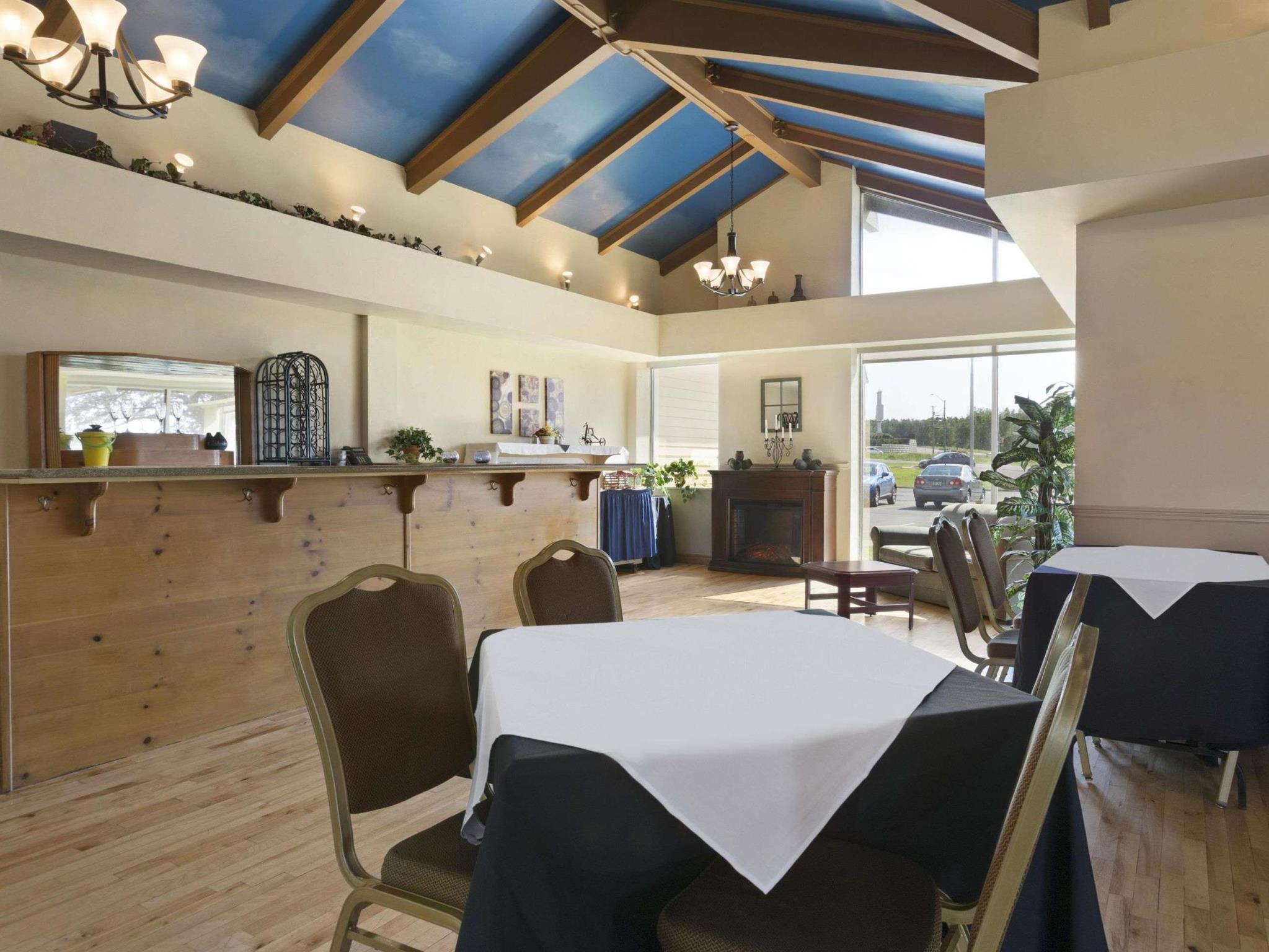Days Inn & Suites By Wyndham Moncton Exteriér fotografie