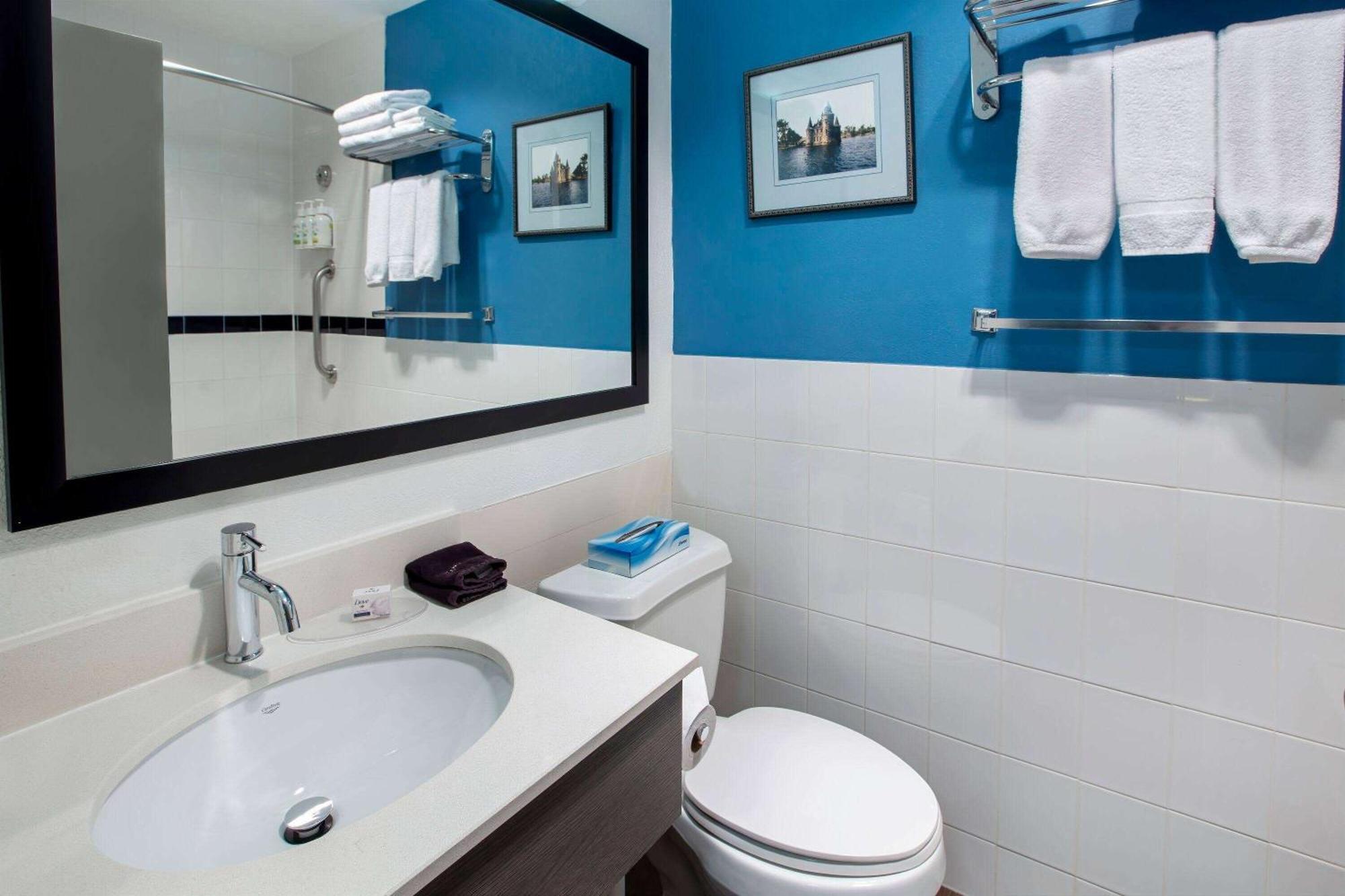 Days Inn & Suites By Wyndham Moncton Exteriér fotografie