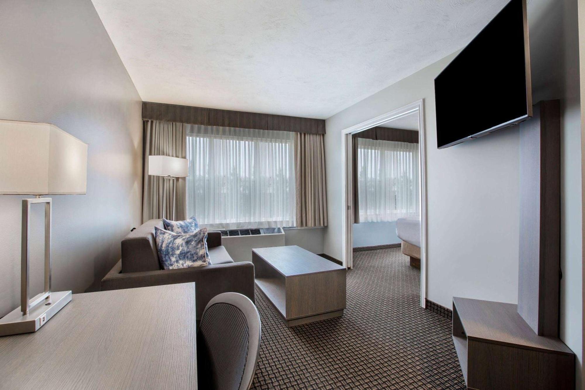 Days Inn & Suites By Wyndham Moncton Exteriér fotografie