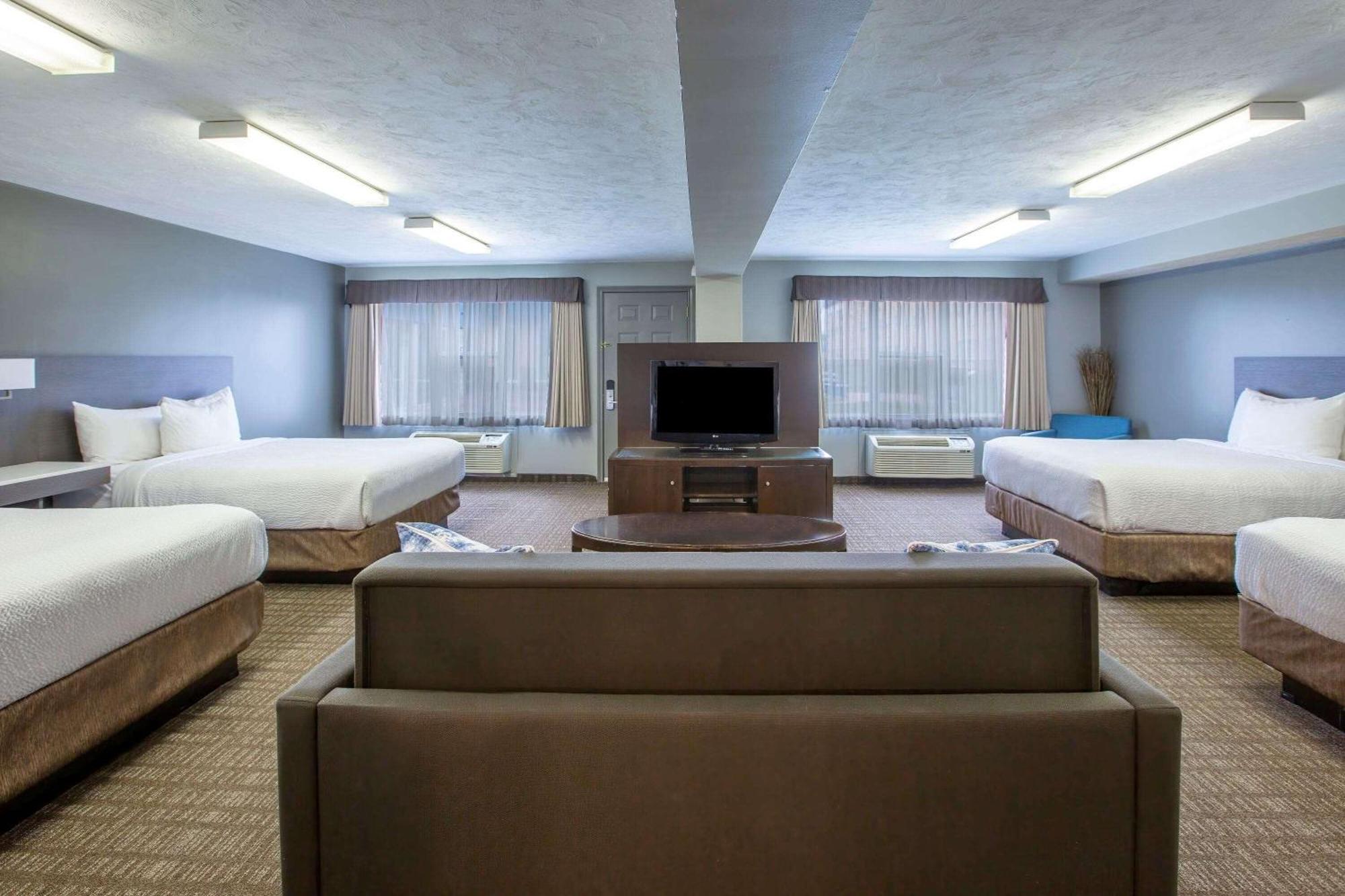 Days Inn & Suites By Wyndham Moncton Exteriér fotografie