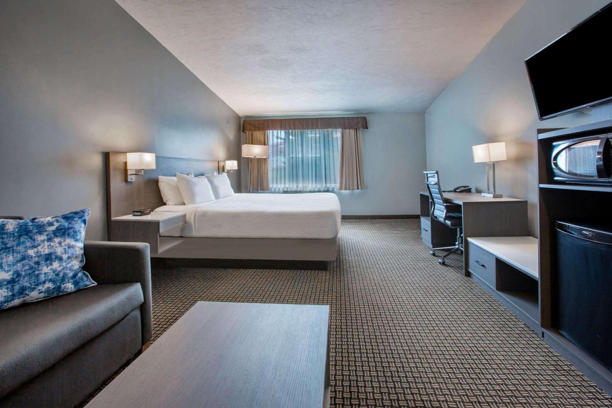 Days Inn & Suites By Wyndham Moncton Exteriér fotografie